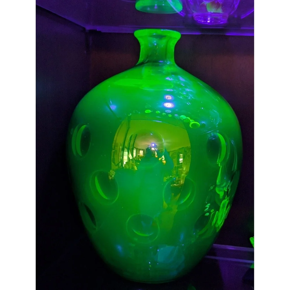 Vintage Uranium Mercury Emerald Green Blown Glass‎ Dimpled Vase MCM Decor 11.5